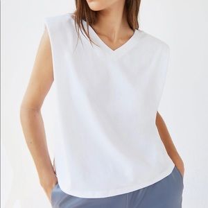 Aritzia t shirt